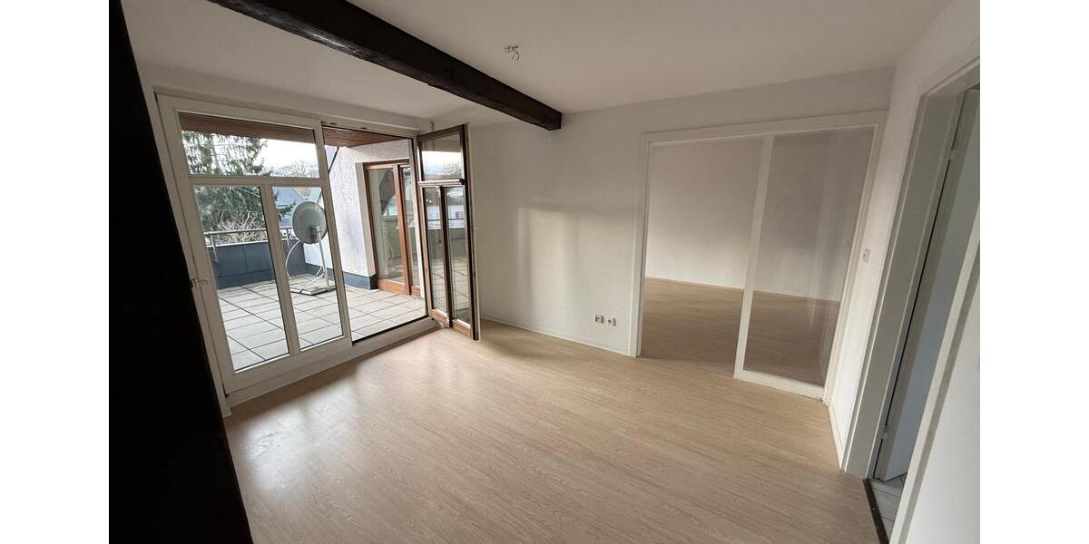 Dachgeschoßwohnung Auerbach/Vogtland Vogtland - 2 Zimmer, 77 m&sup2;, 460&euro; | Angebot:24337412