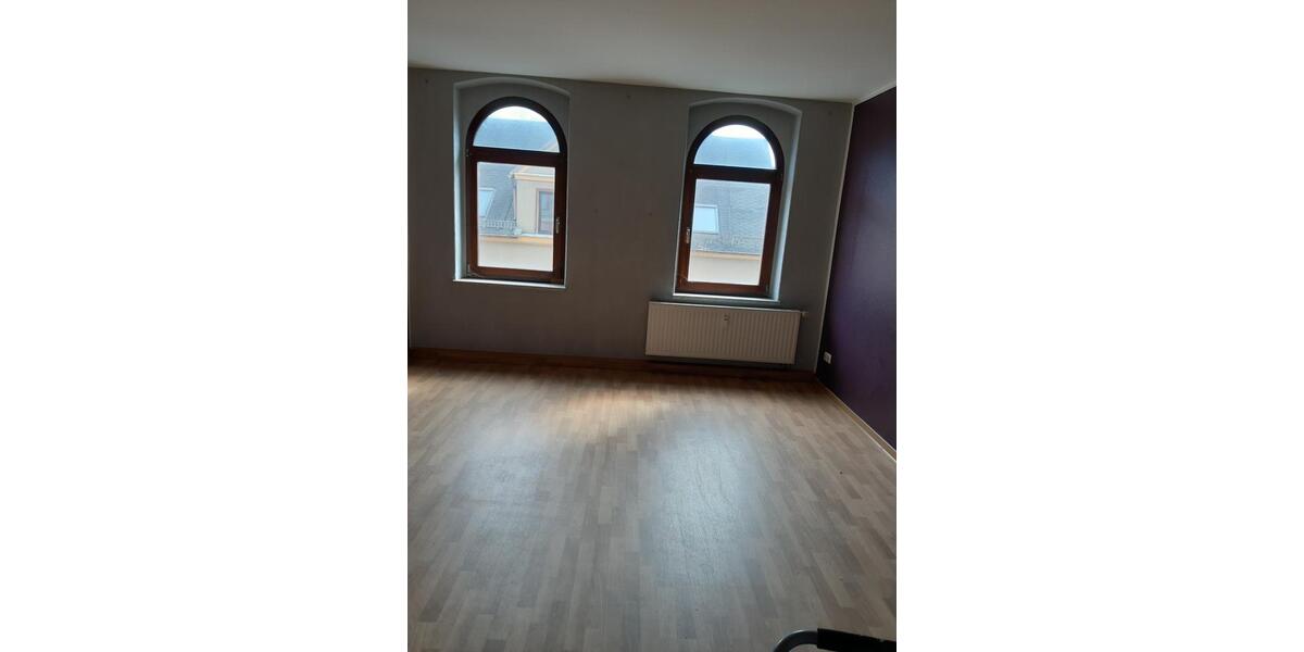Dachgeschoßwohnung Werdau - 3 Zimmer, 66 m&sup2;, 368&euro; | Angebot:26006936