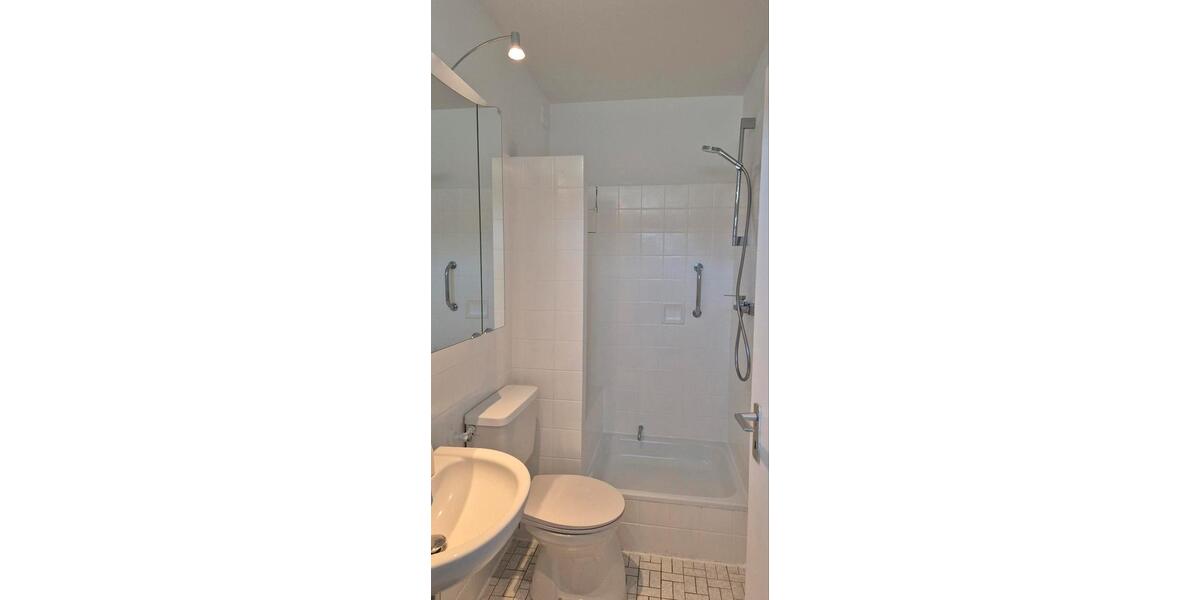 Dachgeschoßwohnung Oberhausen-Rheinhausen Rheinhausen - 1.5 Zimmer, 48 m&sup2;, 600&euro; | Angebot:24612664