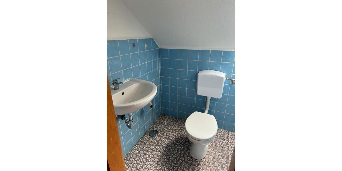 Helle 2-Zimmer-Dachgeschosswohnung in Solingen-Höhscheid zimmer