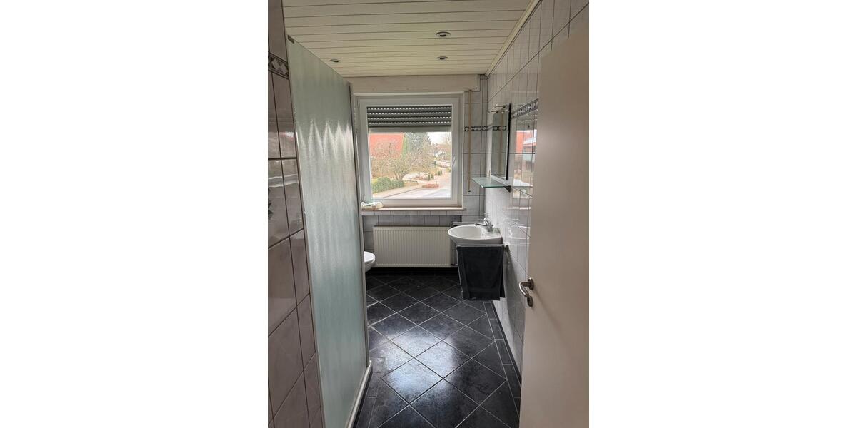 3 Zimmer frisch renoviert schöne Wohnung zentral ruhige Lage 3 zimmer