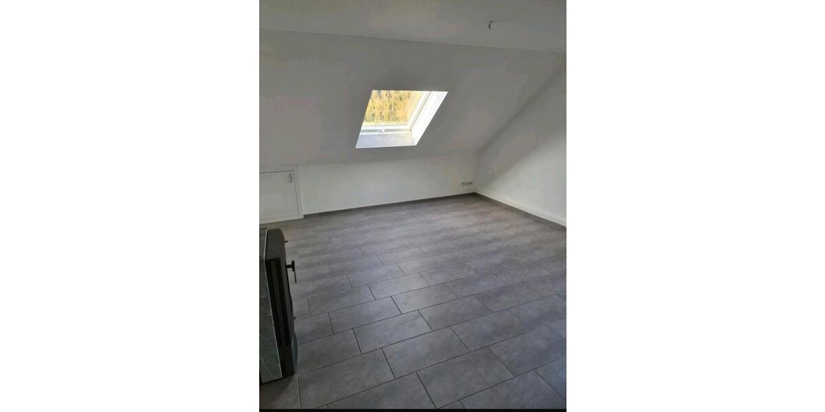 Dachgeschoßwohnung Melsungen - 3 Zimmer, 80 m&sup2;, 750&euro; | Angebot:26692930