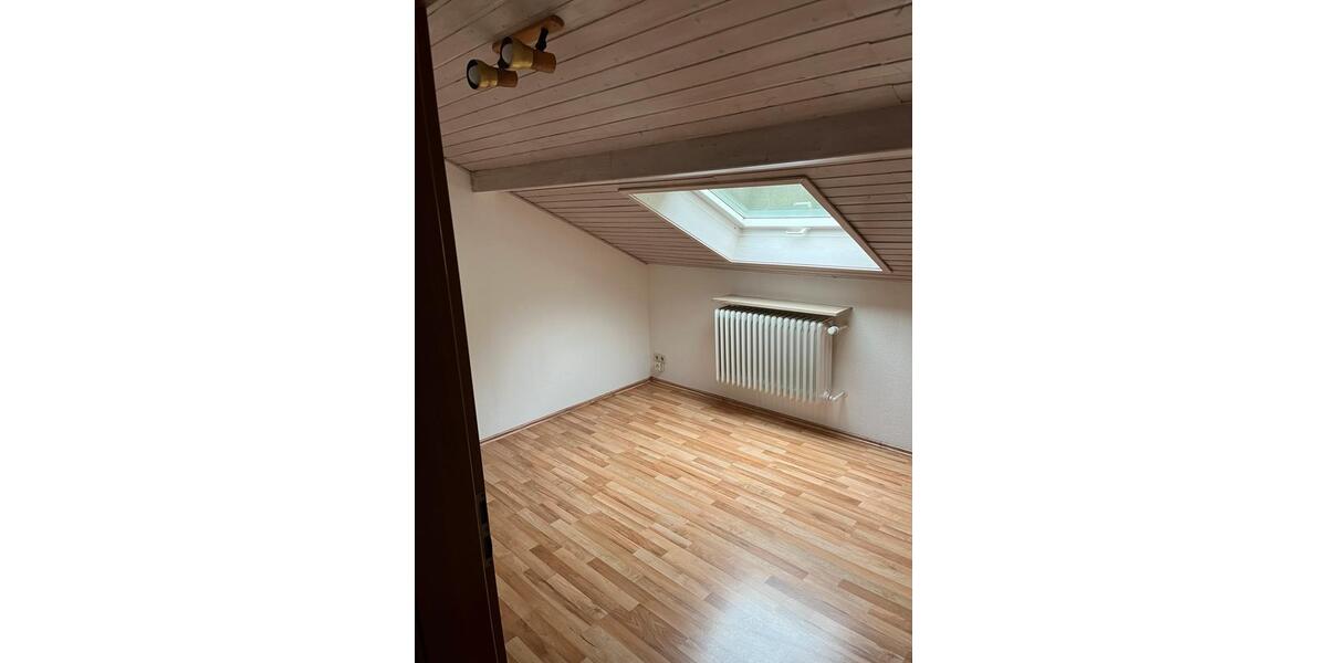 Dachgeschoßwohnung Eichstätt - 2 Zimmer, 37 m&sup2;, 450&euro; | Angebot:26013013