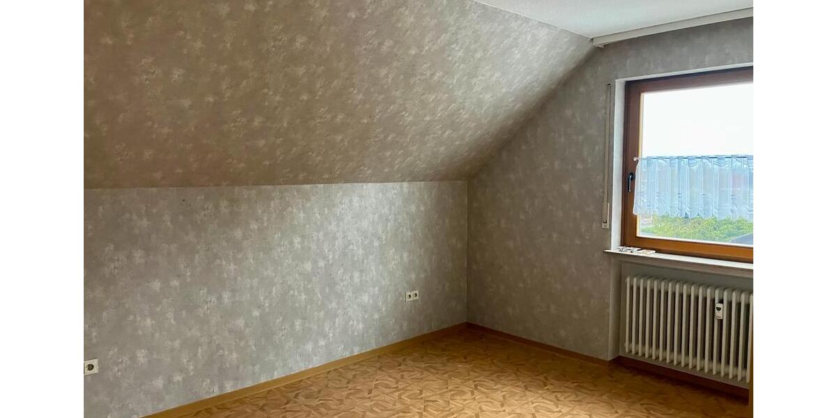 Dachgeschoßwohnung Hauneck - 3 Zimmer, 75 m&sup2;, 640&euro; | Angebot:25715275