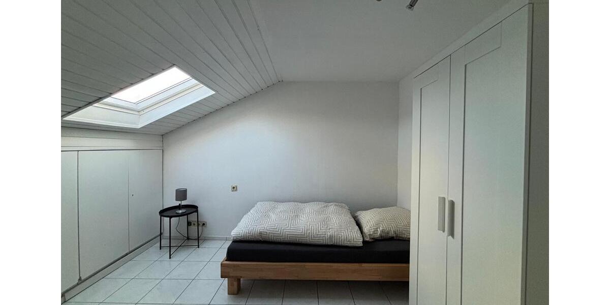 Wohnen auf Zeit Gladenbach - 7 Zimmer, 250 m&sup2;, 26&euro; | Angebot:24805952