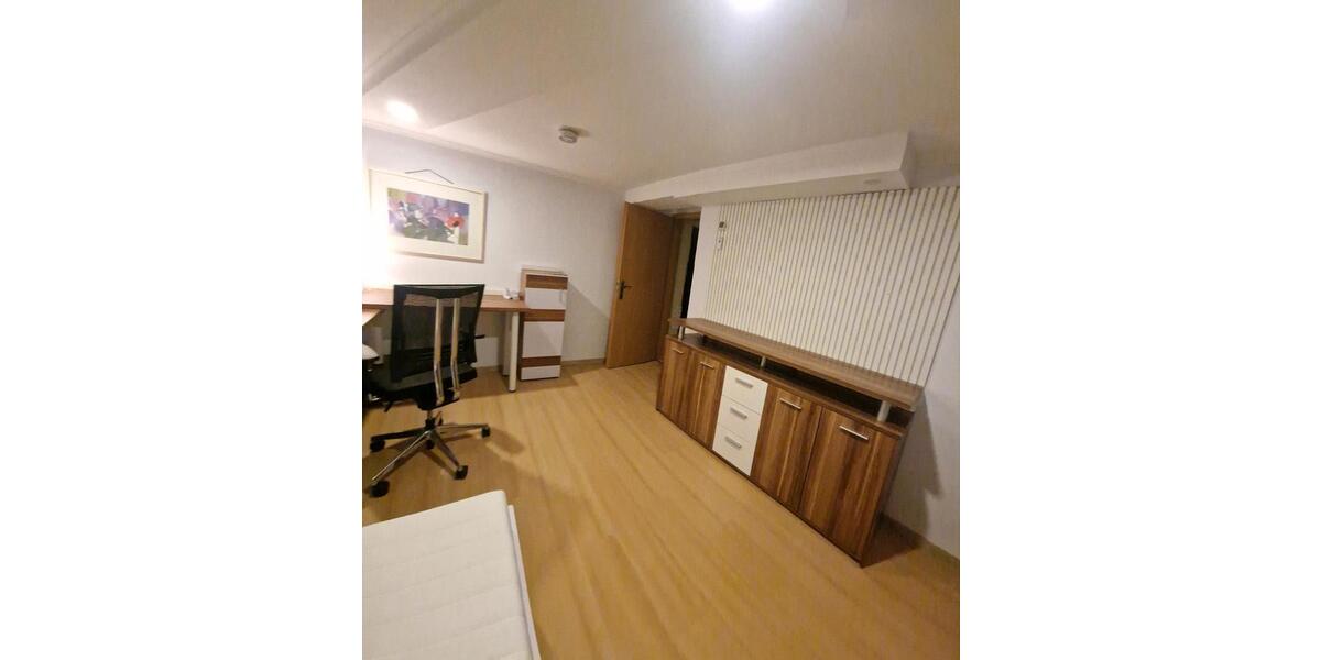 Erdgeschoßwohnung Tübingen Derendingen - 15 Zimmer, 156 m&sup2;, 480&euro; | Angebot:26026666