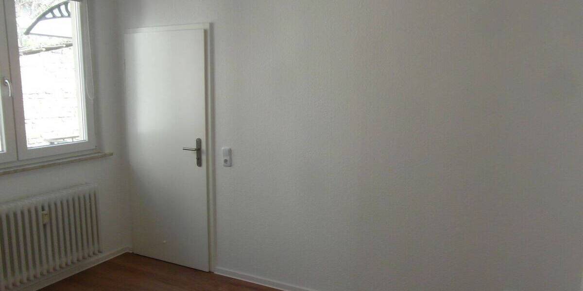 Etagenwohnung Bonn Endenich - 4 Zimmer, 90 m&sup2;, 1.350&euro; | Angebot:25938685