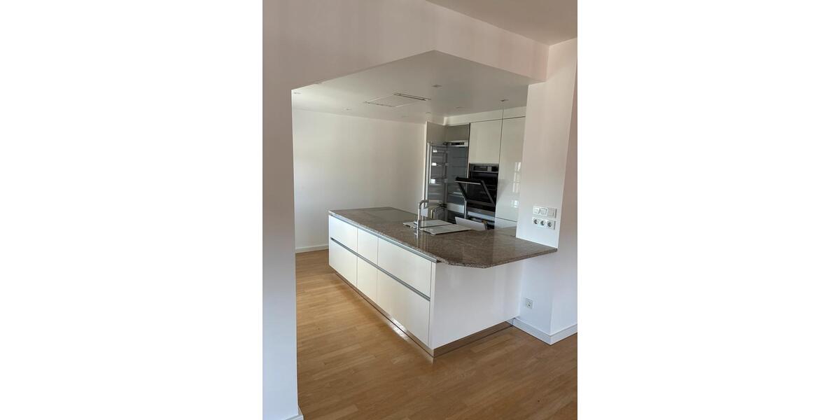 Dachgeschoßwohnung Coburg - 3 Zimmer, 100 m&sup2;, 1.250&euro; | Angebot:26413743