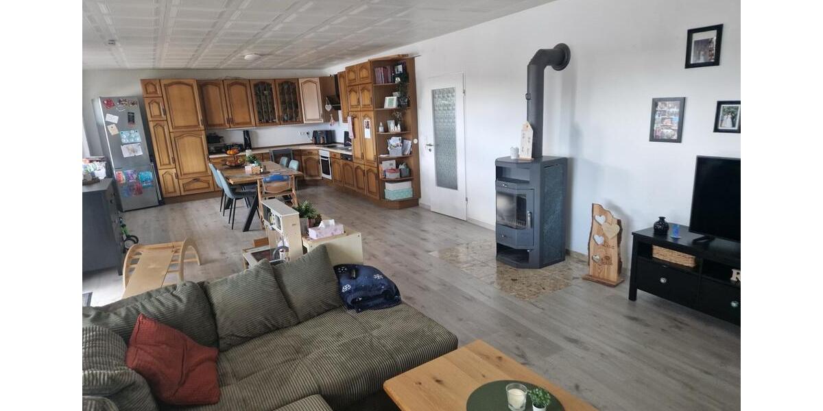 Erdgeschoßwohnung Neuental - 3 Zimmer, 108 m&sup2;, 1.030&euro; | Angebot:25932479