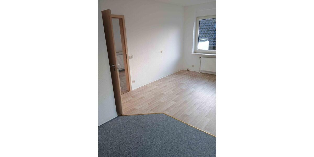 Dachgeschoßwohnung Cadenberge - 3 Zimmer, 67 m&sup2;, 490&euro; | Angebot:26617792