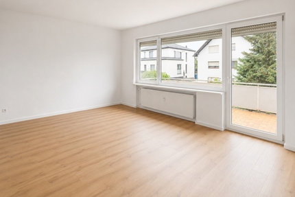 Maintal-Bischofsheim: Renovierte 2-Zimmer Wohnung mit großem Balkon und Garage - Wohnung Maintal | Angebot:27053489