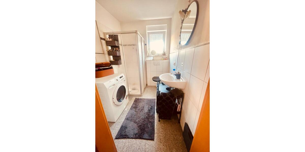 Wunderschöne ruhige 2 Zimmer Whg EG Küche Tageslichtbad 46qm 2 zimmer