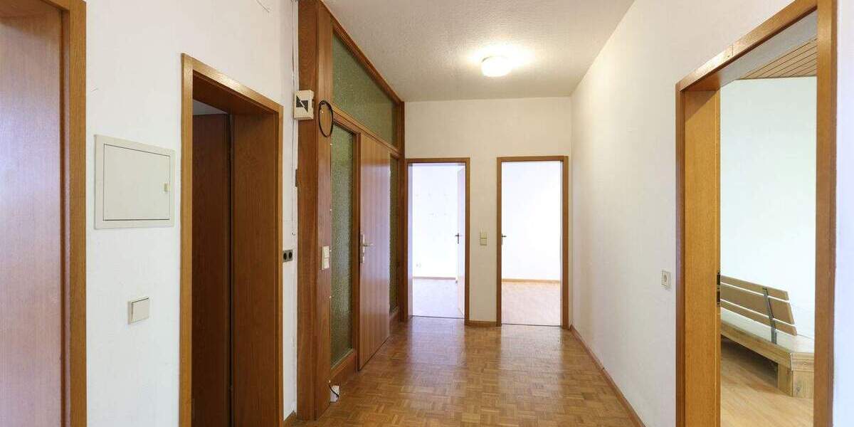 Etagenwohnung Offenburg Südoststadt - 5 Zimmer, 142 m&sup2;, 1.390&euro; | Angebot:25698770