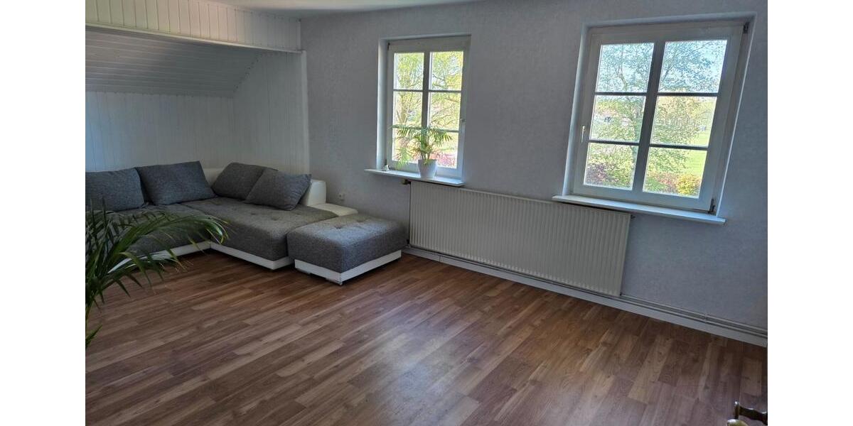 Dachgeschoßwohnung Westerstede - 3 Zimmer, 100 m&sup2;, 700&euro; | Angebot:26095420