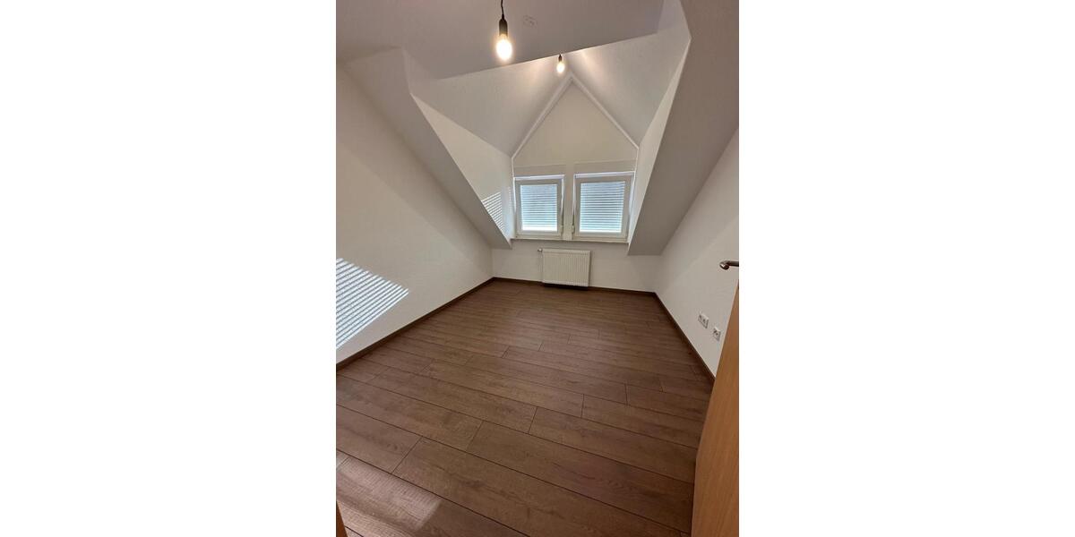 Dachgeschoßwohnung Westoverledingen - 4 Zimmer, 57 m&sup2;, 700&euro; | Angebot:23524768