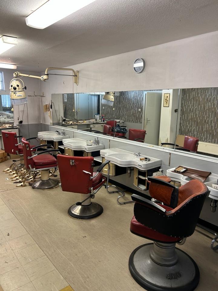 Alter Friseursalon in Schwandorf zu vermieten!