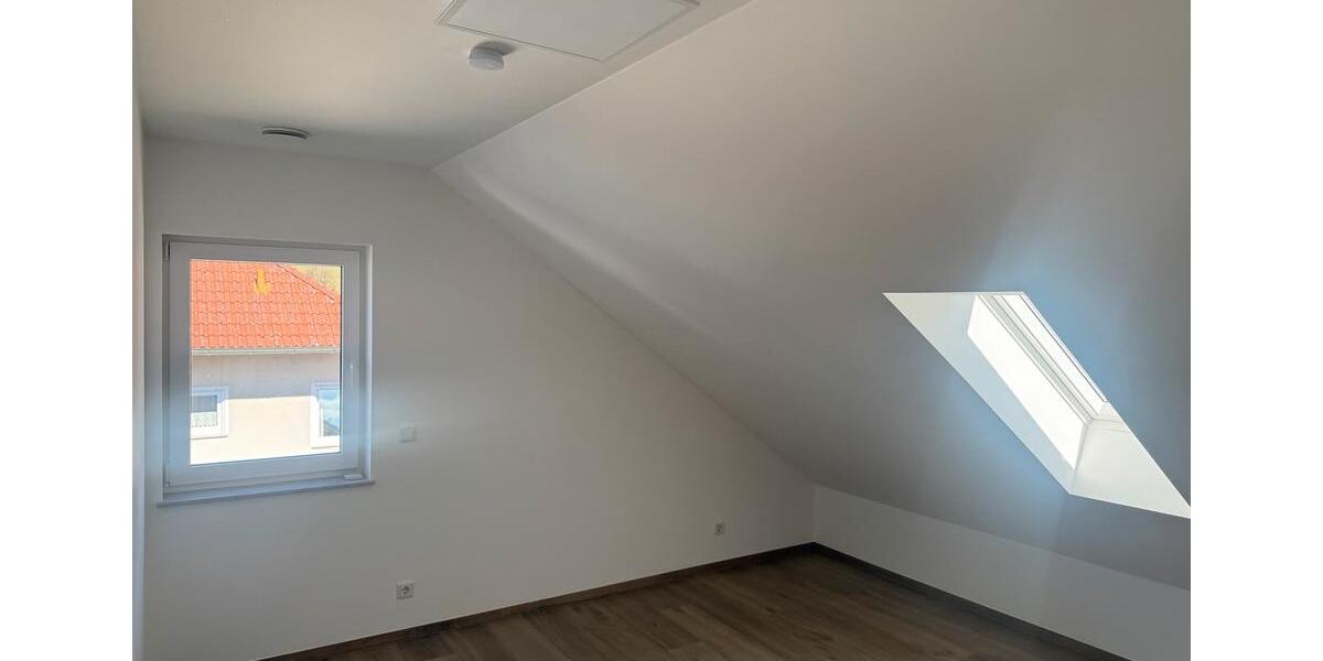 Dachgeschoßwohnung Breuberg - 4 Zimmer, 114 m&sup2;, 1.200&euro; | Angebot:26577804