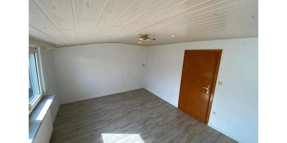 Etagenwohnung Apen - 4 Zimmer, 110 m&sup2;, 900&euro; | Angebot:25919874