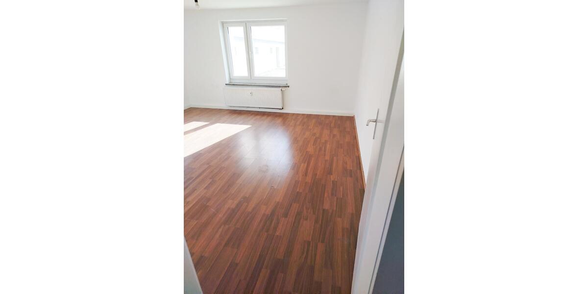 Etagenwohnung Klingenberg - 3 Zimmer, 80 m&sup2;, 440&euro; | Angebot:25719745