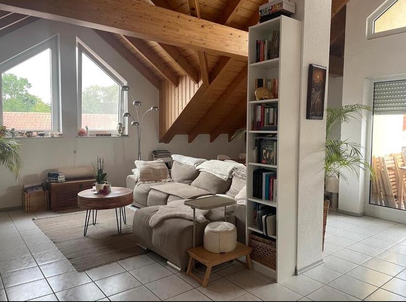 3,5 Zimmer DG-Wohnung mit Balkon, EBK und Galerie