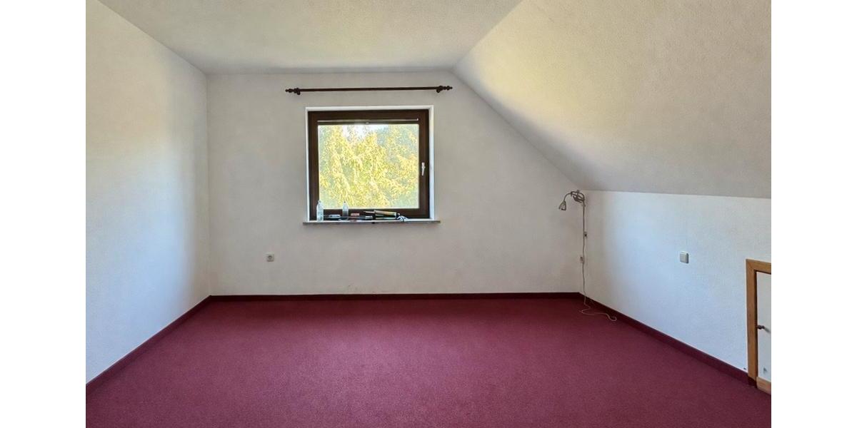 Dachgeschoßwohnung Burg (Dithmarschen) - 3 Zimmer, 72 m&sup2;, 550&euro; | Angebot:25902877