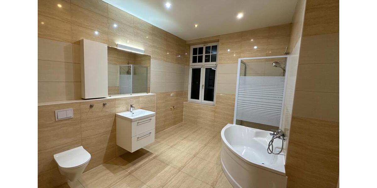 Etagenwohnung Greifswald - 4 Zimmer, 140 m&sup2;, 1.550&euro; | Angebot:26561644