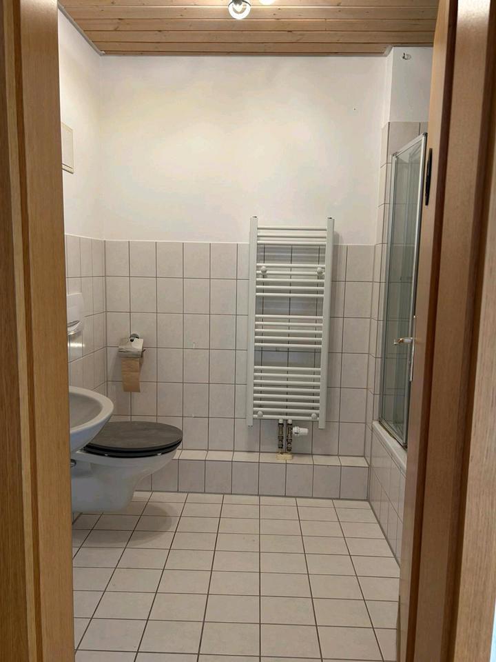 Helle 2 12 Zimmer-Wohnung