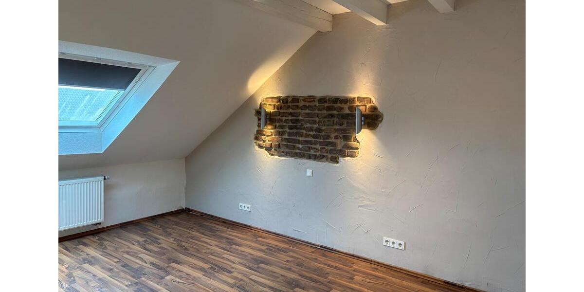Dachgeschoßwohnung Saarlouis - 4 Zimmer, 120 m&sup2;, 900&euro; | Angebot:26614994