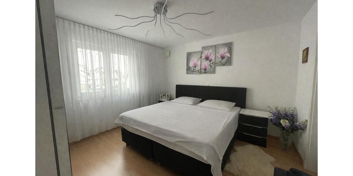 Etagenwohnung Neunburg vorm Wald - 3 Zimmer, 92 m&sup2;, 828&euro; | Angebot:24750102