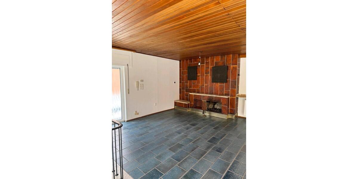 Maisonettenwohnung Wiesbaden Schierstein - 3.5 Zimmer, 136 m&sup2;, 1.500&euro; | Angebot:26639046