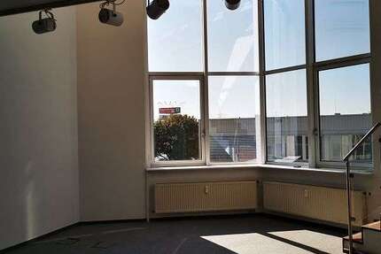 Büro in Kriftel 599 € 59 m² zimmer