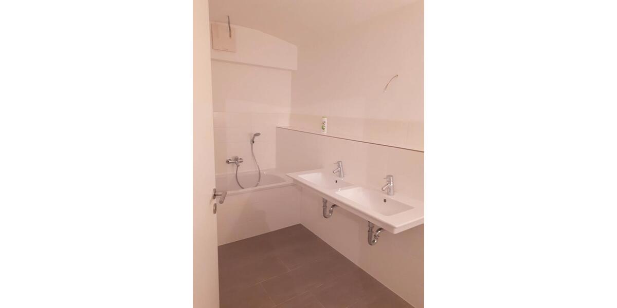 Etagenwohnung Halle (Saale) - 4 Zimmer, 152 m&sup2;, 1.520&euro; | Angebot:26644843