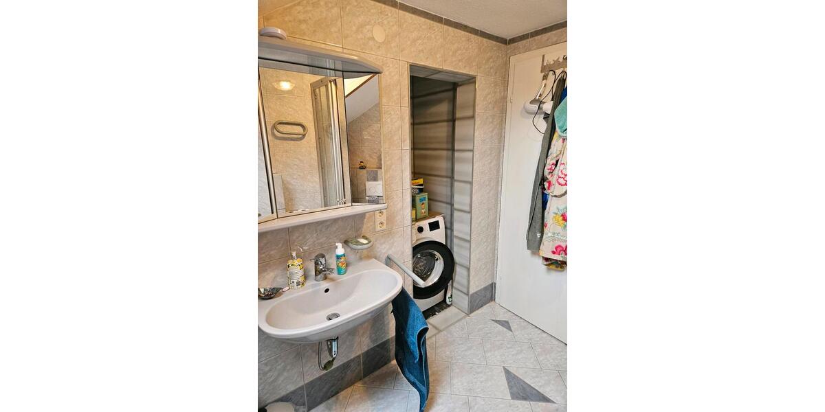 Dachgeschoßwohnung Aalen Attenhofen - 4 Zimmer, 104 m&sup2;, 1.200&euro; | Angebot:24775291