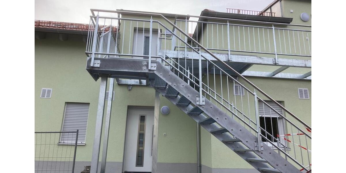 Dachgeschoßwohnung Zell - 4 Zimmer, 105 m&sup2;, 925&euro; | Angebot:24729625