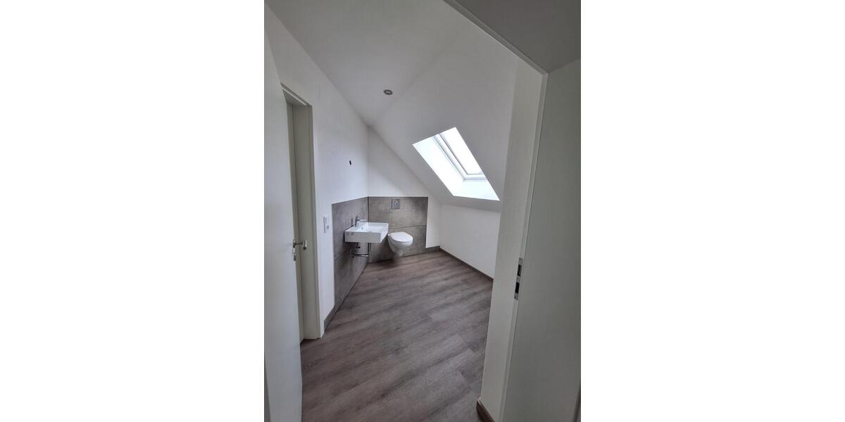 Etagenwohnung Großlittgen - 6 Zimmer, 160 m&sup2;, 1.300&euro; | Angebot:25638113