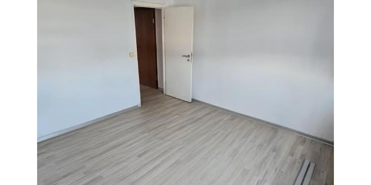 Etagenwohnung Mülsen - 3 Zimmer, 56 m&sup2;, 295&euro; | Angebot:26691505
