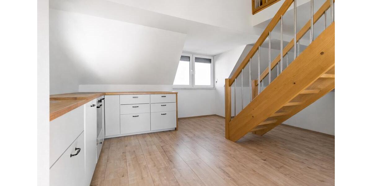 Dachgeschoßwohnung Bitterfeld-Wolfen Bitterfeld - 4 Zimmer, 93 m&sup2;, 840&euro; | Angebot:25569007