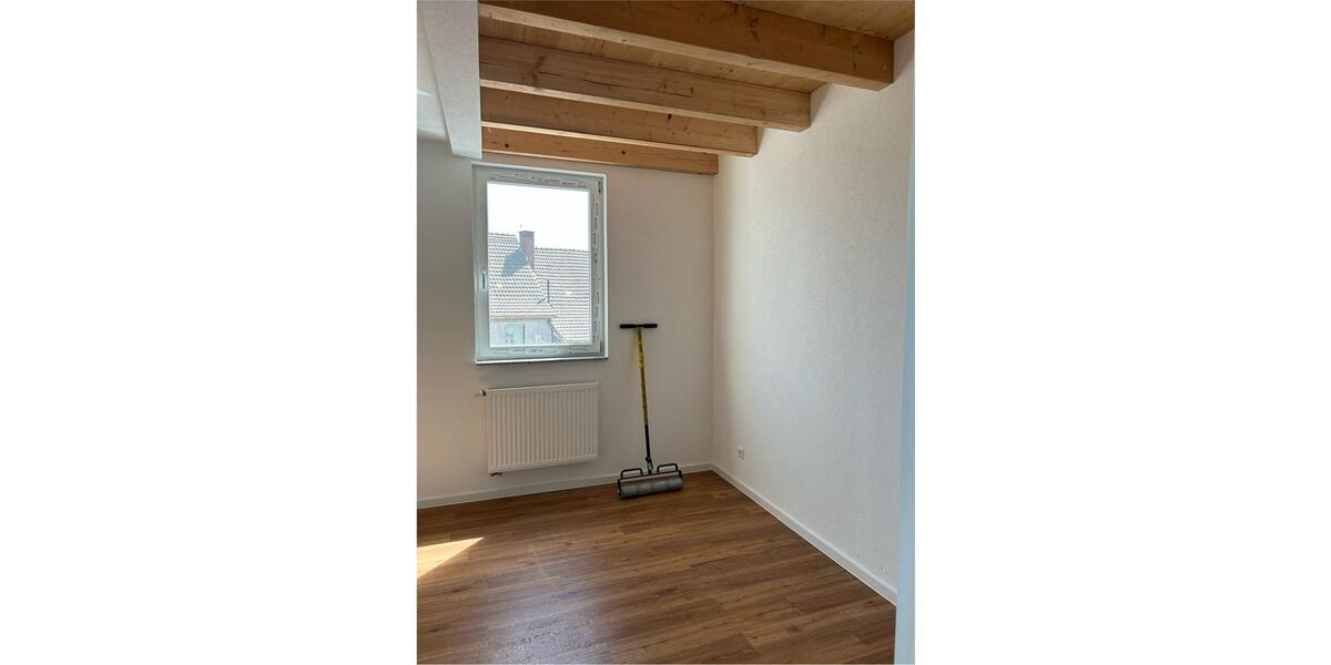 Dachgeschoßwohnung Singen (Hohentwiel) - 4 Zimmer, 80 m&sup2;, 1.025&euro; | Angebot:26550343