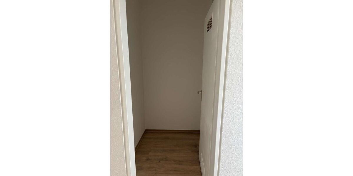 Etagenwohnung Karlsruhe Wettersbach - 4 Zimmer, 126 m&sup2;, 1.225&euro; | Angebot:25145372