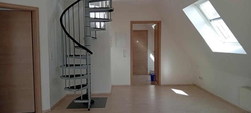 Dachgeschoßwohnung Monheim - 1.5 Zimmer, 51 m&sup2;, 520&euro; | Angebot:26648172