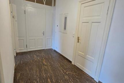 Helle 4- Zimmer Wohnung mit idealer Raumaufteilung-auch als WG geeignet 4 zimmer