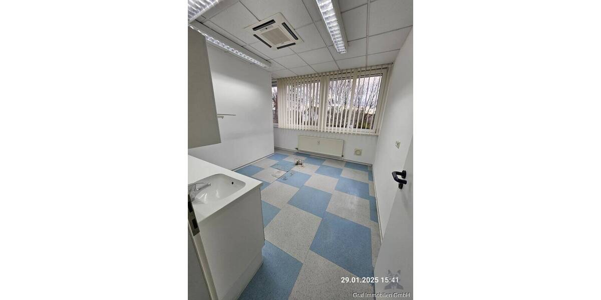 Gewerbeobjekt Strausberg Vorstadt - 7 Zimmer, 88 m&sup2;, 1.300&euro; | Angebot:26080103