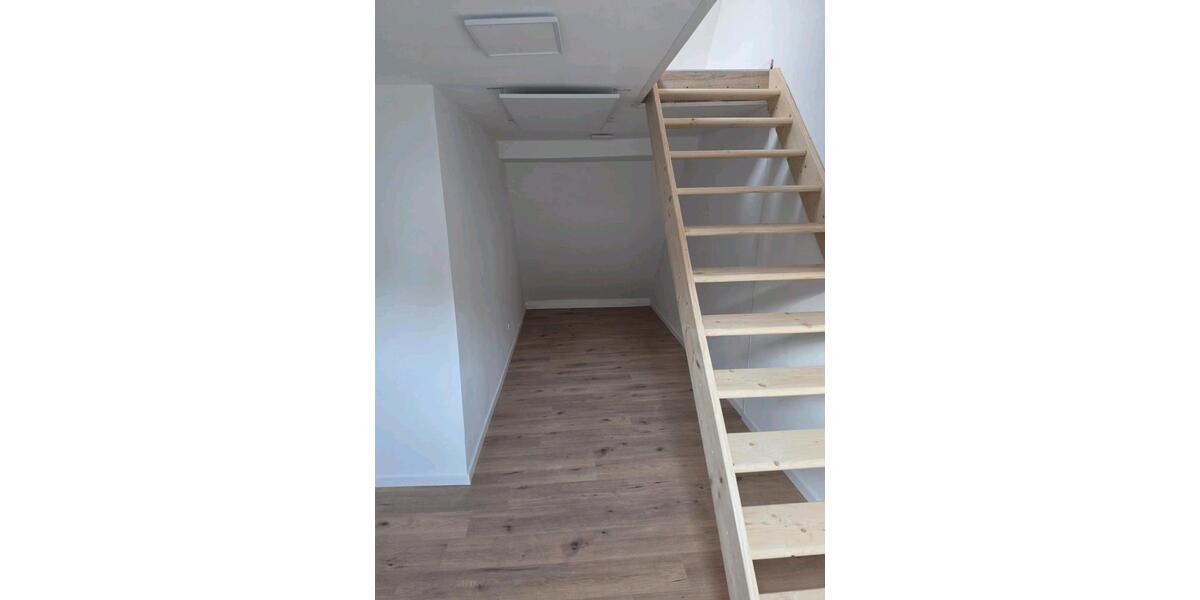 Dachgeschoßwohnung Albstadt Gemarkung Onstmettingen - 3 Zimmer, 90 m&sup2;, 700&euro; | Angebot:26693286
