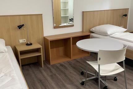 Wohnen auf Zeit Waiblingen - 4 Zimmer, 150 m&sup2;, 150&euro; | Angebot:25414786