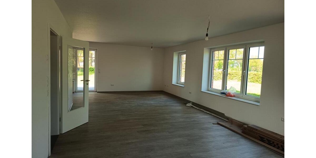 Doppelhaushälfte Zetel - 6 Zimmer, 200 m&sup2;, 1.500&euro; | Angebot:26533162