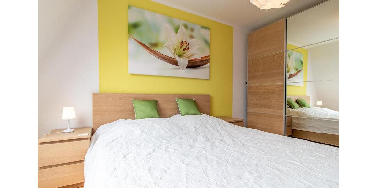 ab sofort, Sonderpreis: sehr schöne, voll möblierte 2-Zi DG-Whg, Luxus- EBK, Balkon 2 zimmer