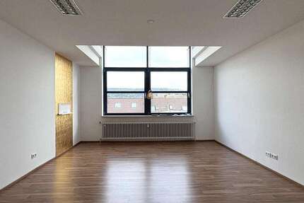 Wohnung zum Mieten in Stuttgart 1.745 € 135 m² 5 zimmer