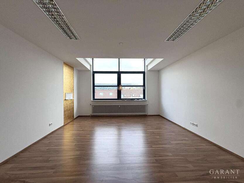 Wohnung zum Mieten in Stuttgart 1.745 € 135 m² 5 zimmer
