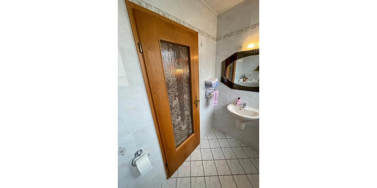 Erdgeschoßwohnung Selbitz - 3 Zimmer, 141 m&sup2;, 690&euro; | Angebot:26040544