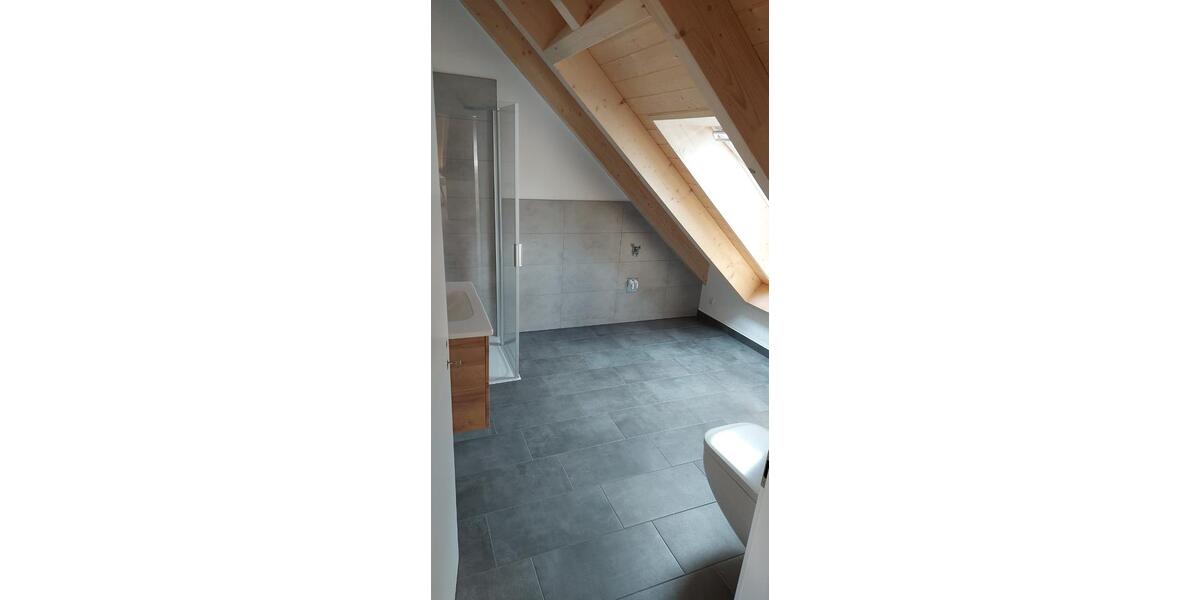 Dachgeschoßwohnung Bartholomä - 3.5 Zimmer, 100 m&sup2;, 950&euro; | Angebot:26625831